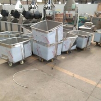 养殖场饲料车加厚不锈钢喂料车养殖运料车