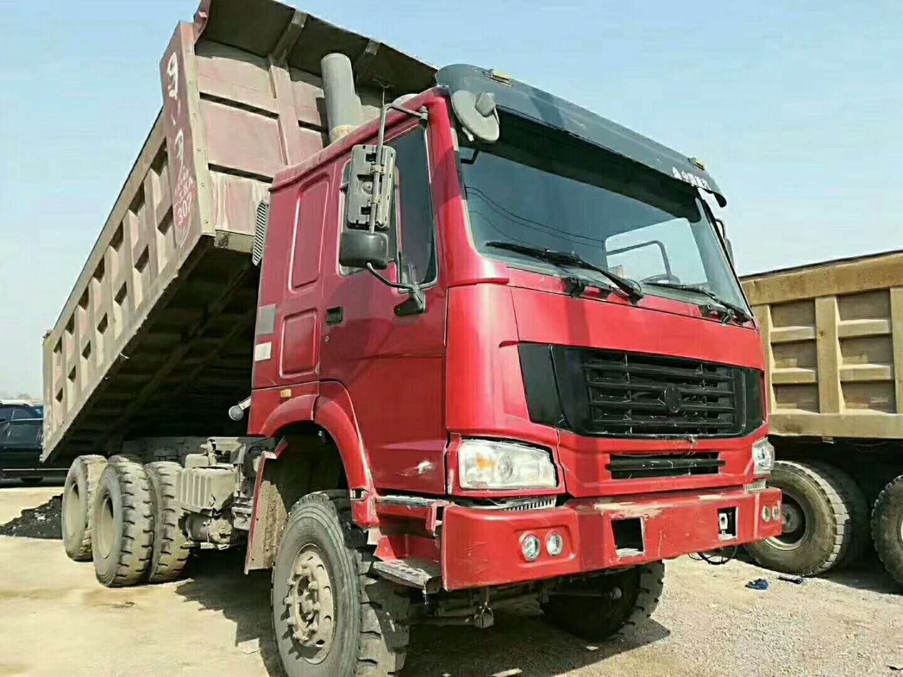 低价出售豪沃后八轮自卸车